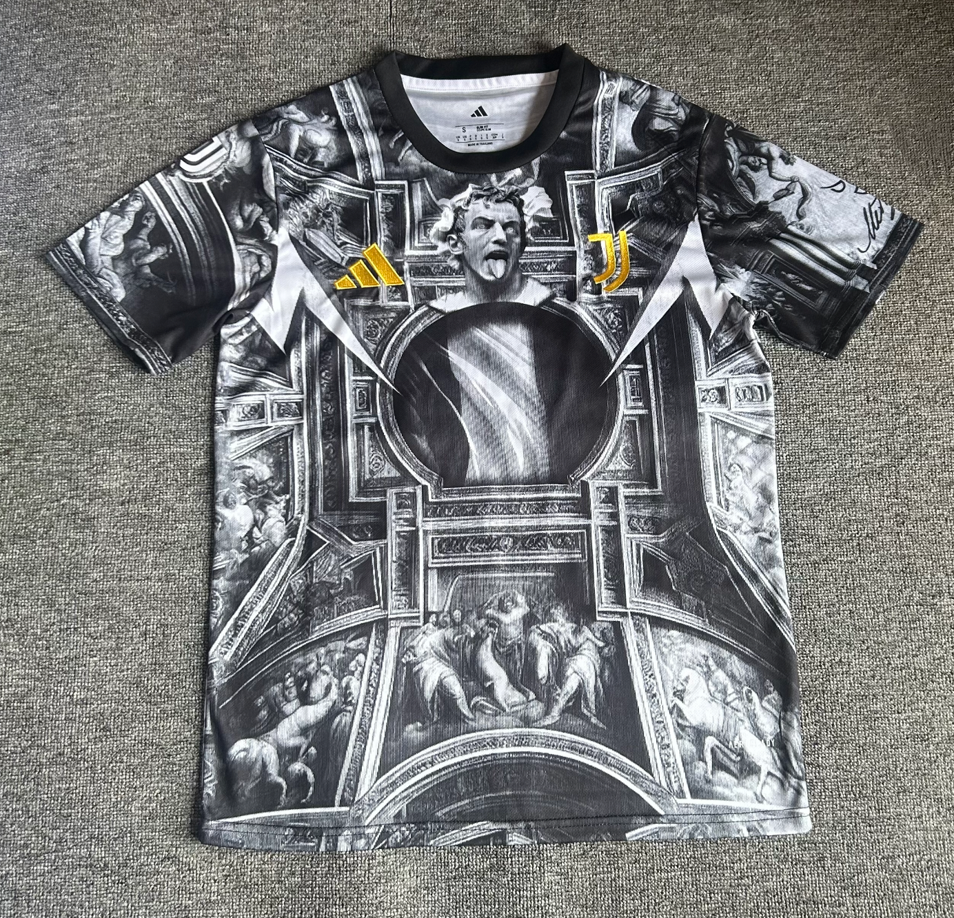 Juventus 2026 pre-match jersey