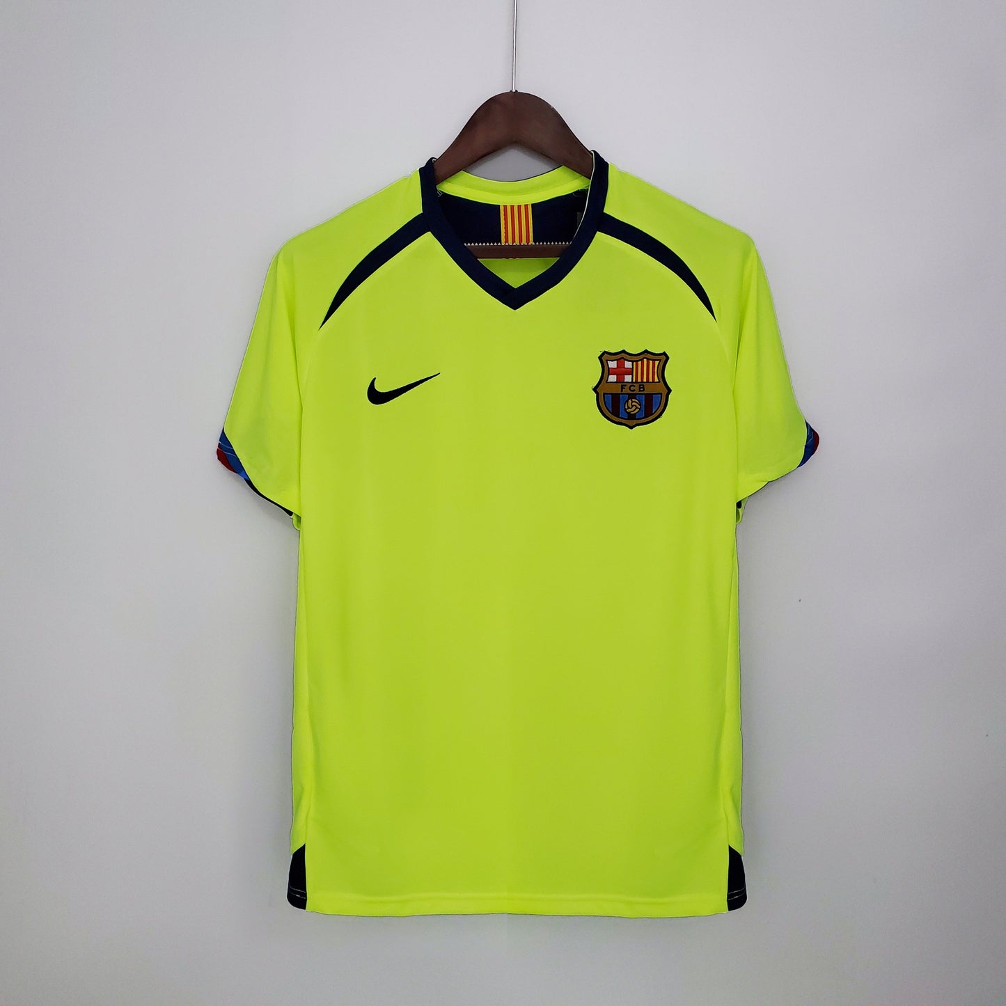 Equipación visitante del Barcelona 2005/06