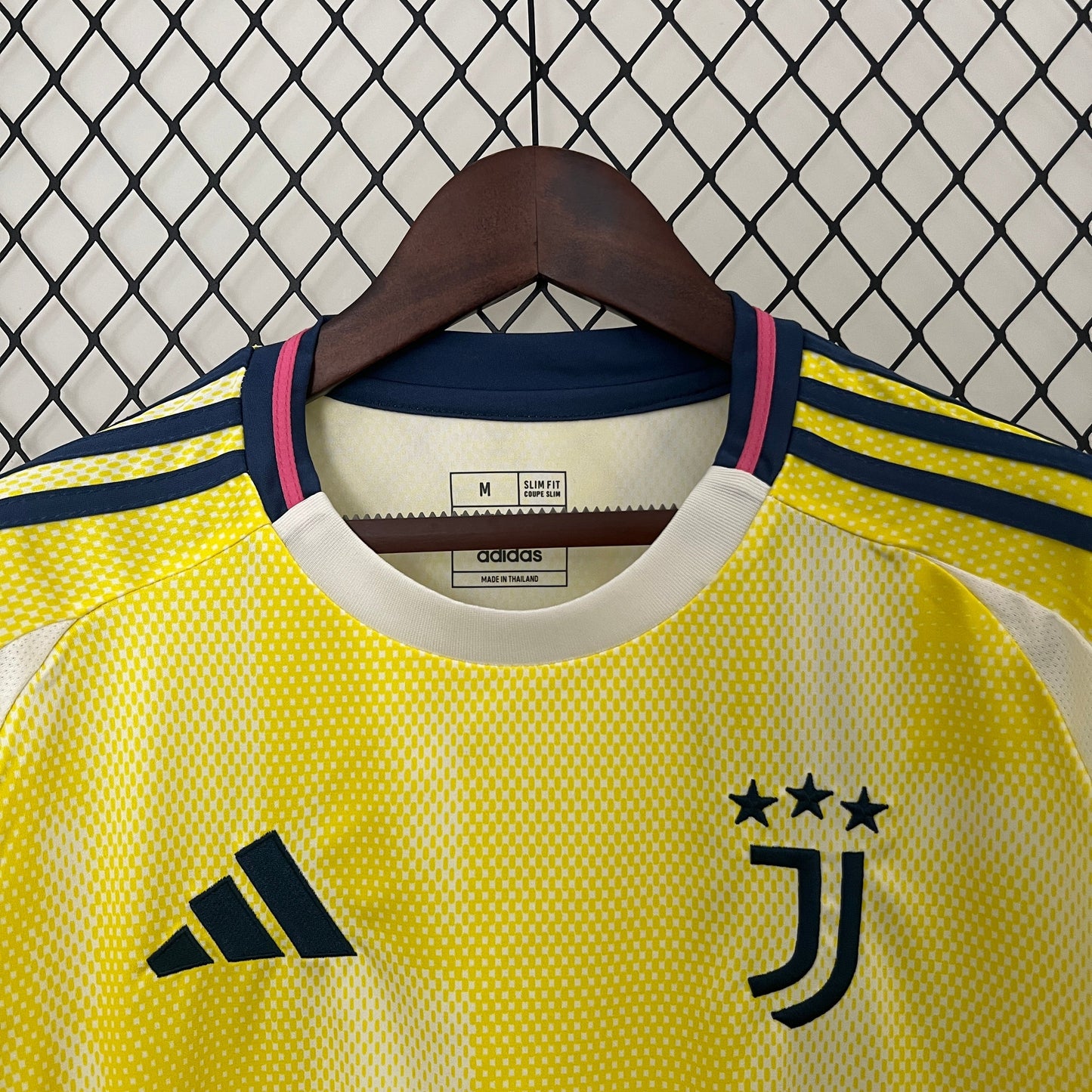 Juventus 24-25  Away