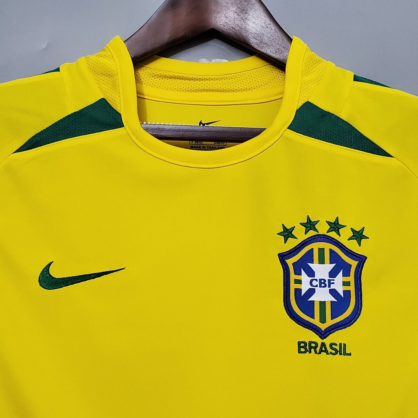 Camiseta retro local de Brasil 2002