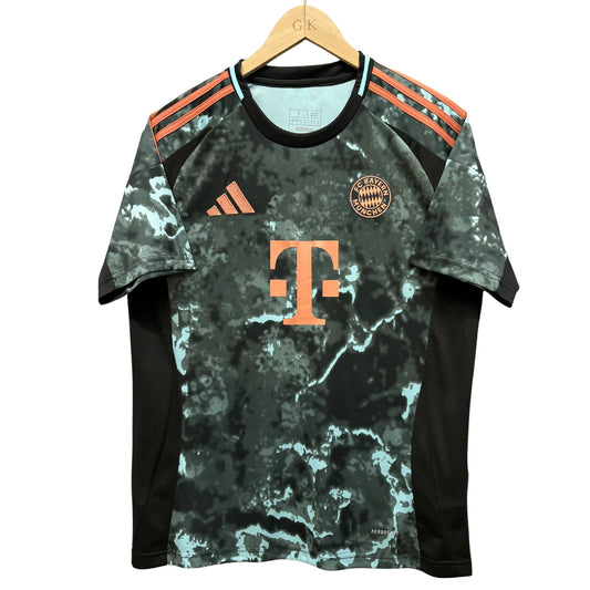 Bayern Munich 24-25  Away