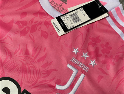 Juventus X Gucci, Rosa Sonderedition