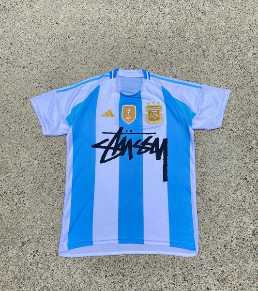 Kit edición especial Argentina x Stussy