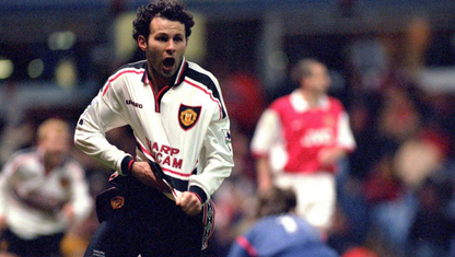 Manchester United 1997–1998 Long Sleeve Away Kit