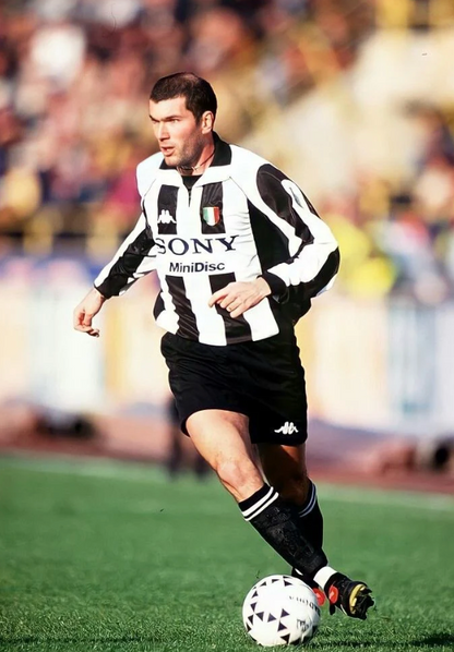 Juventus 1997-1998 Long Sleeve Home Kit