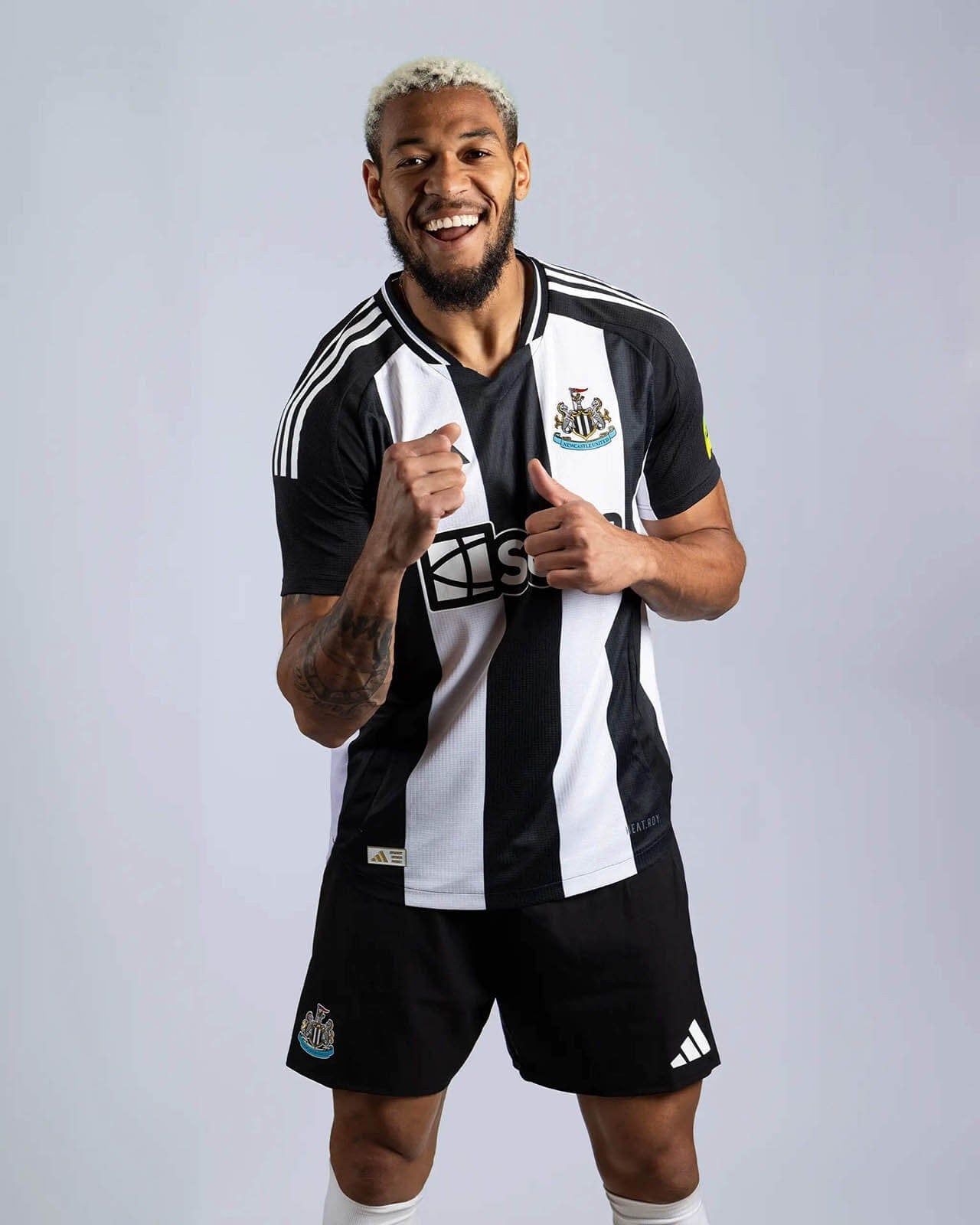 Camiseta local del Newcastle 2024/25