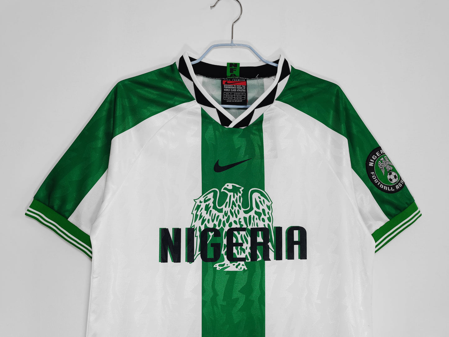 Uniforme blanco y verde de Nigeria 1996/98