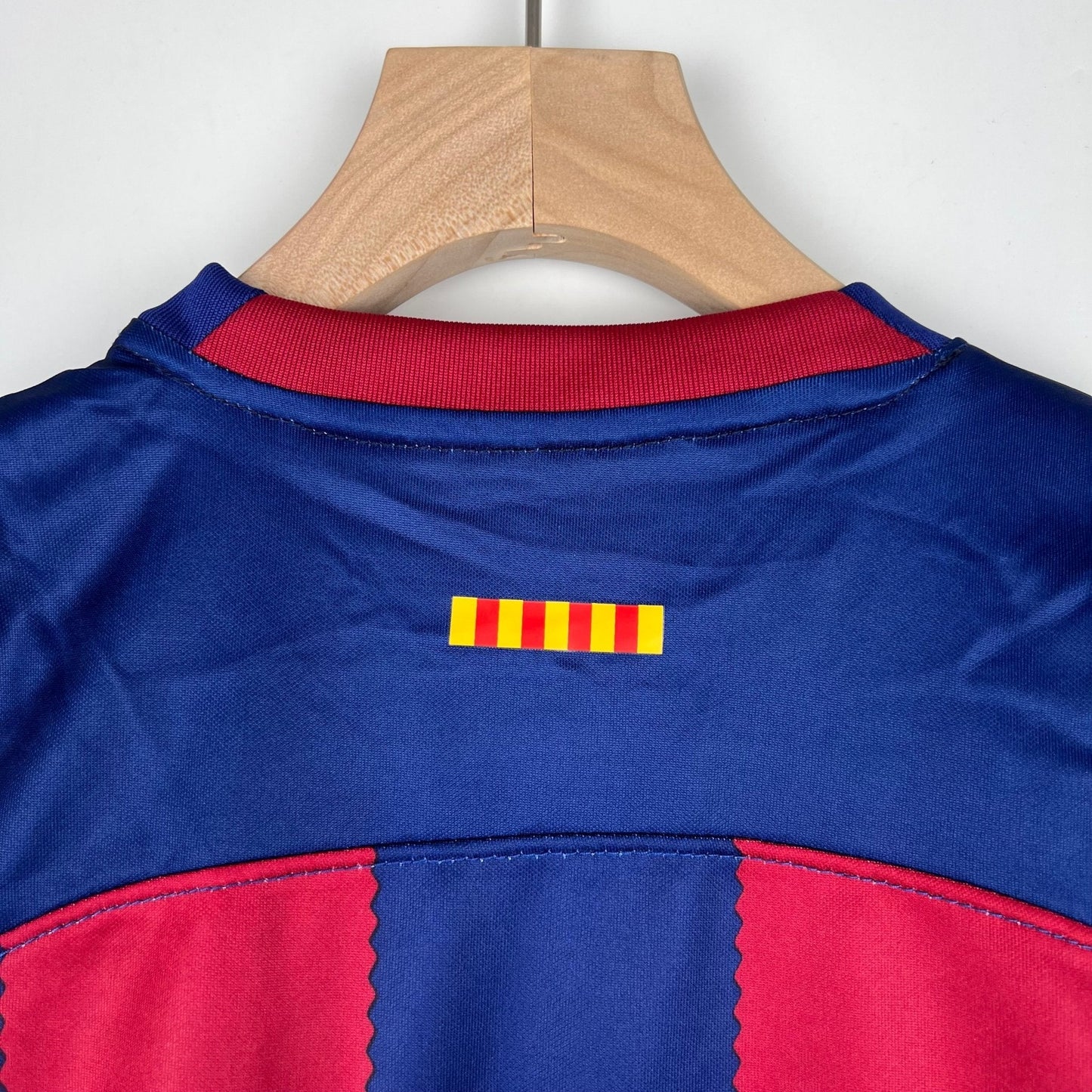 Kit local del Barcelona para niños 2023/24