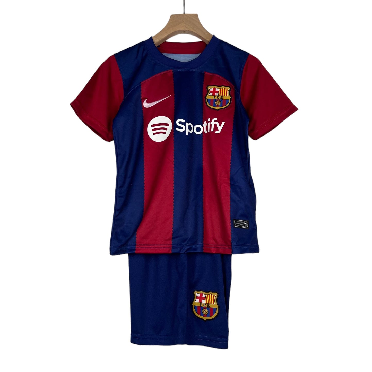 Kit local del Barcelona para niños 2023/24