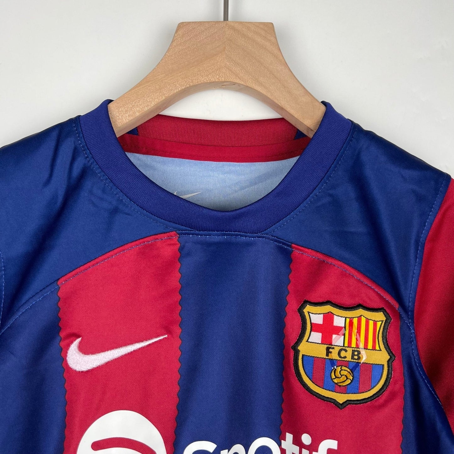 Kit local del Barcelona para niños 2023/24