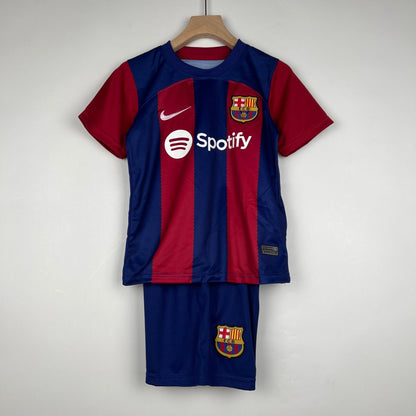 Kit local del Barcelona para niños 2023/24