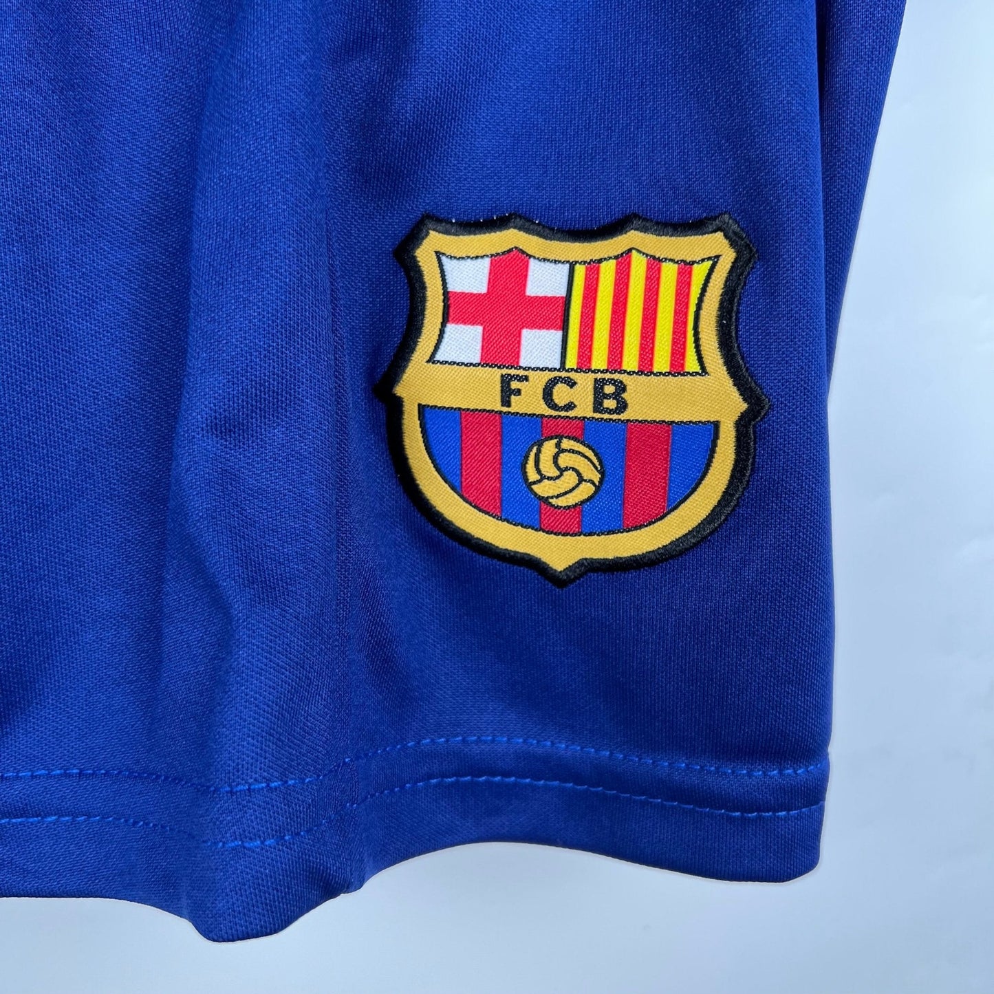 Kit local del Barcelona para niños 2023/24