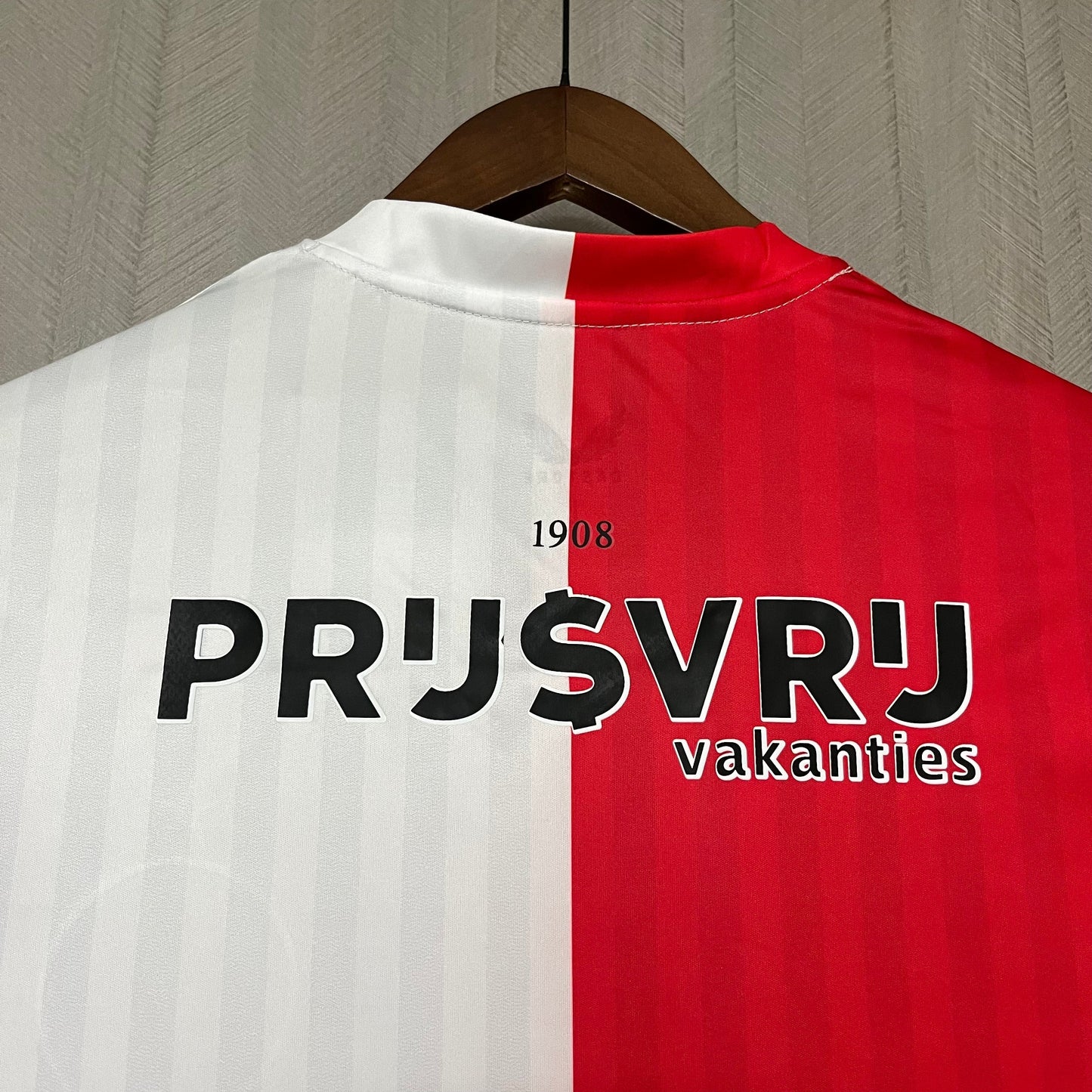 Camiseta local del Feyenoord 23-24