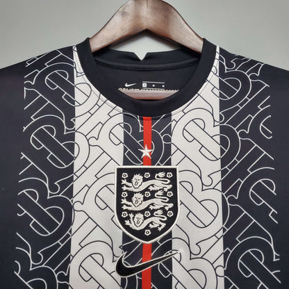 CAMISETA CONCEPTO INGLATERRA X BURBERRY