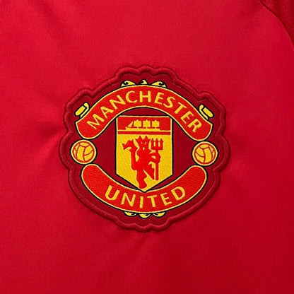 Camiseta local del Manchester United 2024/25